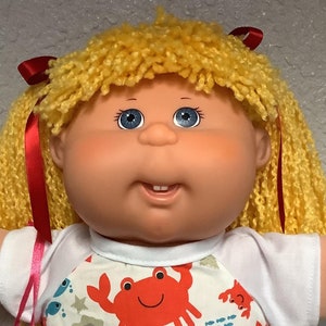 Vintage Cabbage Patch Kind spielen entlang Mädchen PA-1 Gold Haar graue Augen 2004 Sammlerstücke Geschenke für Tochter Mädchen Schwester Freund Mom Her