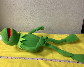 ディズニーのカーミット・ザ・フロッグのぬいぐるみ。ワイヤー入り