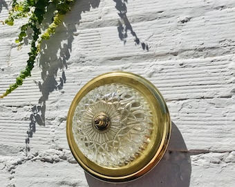 Antique Brass Rim Crystal Flush Mount Light - Colonial Sconce