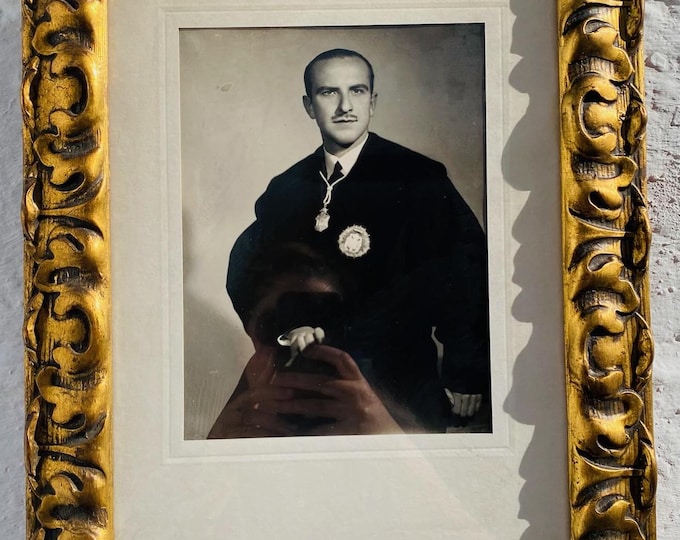 Antique Giltwood Frame: Spanish Military Man Photograph (17.5" L)