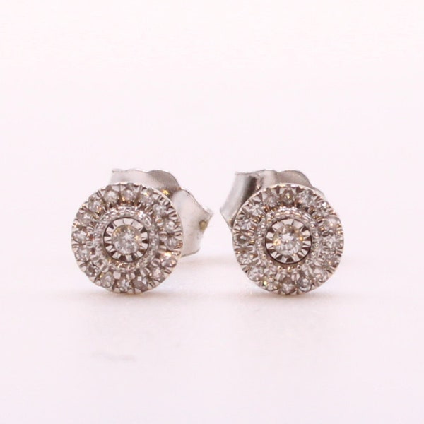 Boucles d'oreilles clous Or blanc 18 carats, pavage Diamants