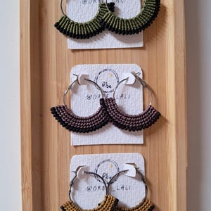Micro macrame hoop. Colored macrame earring. Ethnic style, boho. Handmade original earrings. Personalized jewelry. Hoop earrings. Silver.