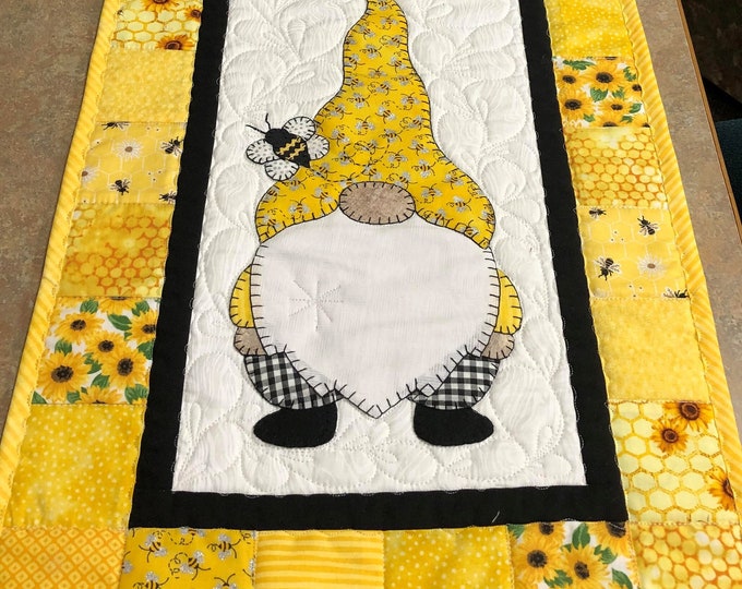 Yellow and Black Bee Gnome - Hand Applique Quilted Table Runner - Etsy