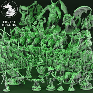 Puede incluir: Una gran colección de figuras de fantasía en miniatura de color verde claro sin pintar, que incluye varios guerreros tipo orco, criaturas y una bestia alada. El logotipo de Forest Dragon es visible en la esquina superior izquierda con el texto Forest Dragon.