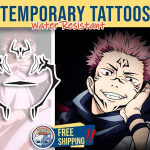 Könnte beinhalten: Ein Bogen mit temporären Tattoos, der schwarze, symmetrische, geschwungene Linienmuster zeigt, die von den Markierungen einer Anime-Figur inspiriert sind. Oben steht der Text TEMPORARY TATTOOS und Water Resistant neben einer Illustration einer Figur mit rosa Haaren.