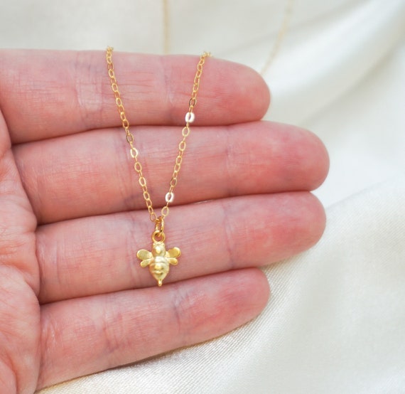 Queen bee necklace gold deals