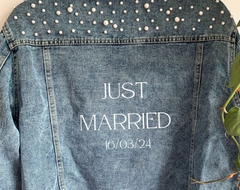 Just Married Demin Jacket | Bride Denim Jacket, Bride Jacket, Mrs Jacket, Bride to be gift idea, Pearl denim jacket