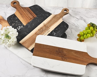 Personalisiertes Charcuterie-Brett, graviertes Schneidebrett, Marmor-Charcuterie-Brett, Einweihungsgeschenk, Geschenk für Paare, Brautpartygeschenk