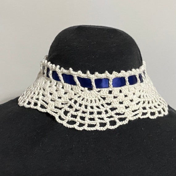 Bunneth Lace Choker