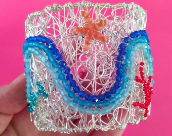 Pulsera hecha a mano Pulsera de banda Pulsera de mujer Pulsera de puño Pulsera de colores Pulsera de alambre bañado en plata