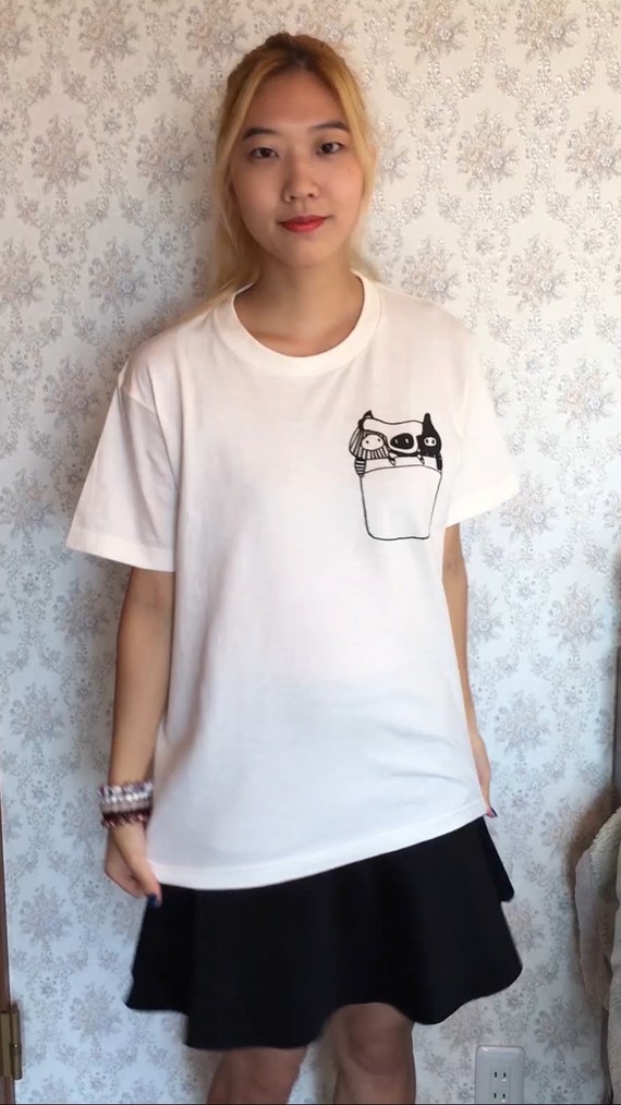 Selk Nams Pocket T Shirt絵本キャラクターのtシャツポケットデザイン Etsy Selk Nams Pocket T Shirt絵本キャラクターのtシャツポケットデザイン Etsy