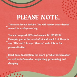 K&ouml;nnte beinhalten: Eine rote und gr&uuml;ne Grafik mit dem Text "PLEASE NOTE..." und einer Liste von Anweisungen zum Bestellen von ausgestanzten Aufklebern. Die Anweisungen beinhalten Informationen zur Personalisierung und zum Versand.