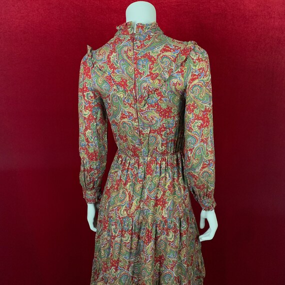 Vintage 1970s 1980s Red and Green Paisley Print P… - image 4