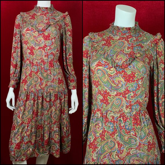 Vintage 1970s 1980s Red and Green Paisley Print P… - image 1
