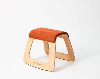 Chaise Ergonomique Postural en Bois H. cm 43 – Tabouret Oscillant avec Coussin en Pure Lain Vierge Orange - Ecosostenible et Made in Italy