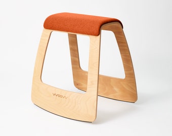 Chaise Ergonomique Postural en Bois H. cm 67 – Tabouret Oscillant avec Coussin en Pure Lain Vierge Orange - Ecosostenible et Made in Italy