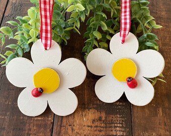 SET of 2 Wood Daisy/Ladybug Ornaments, Spring Decor, Flower Ornaments