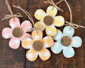 Set of 4 Decoupaged Gingham Flower Ornaments, Wood Spring Decor