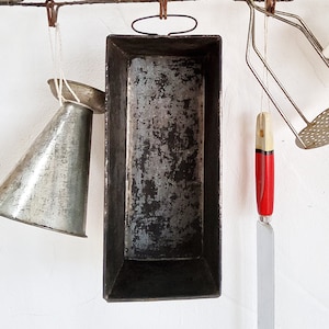 Moule à gâteau ancien, 26 cm, en métal noir, avec anneau de suspension, décoration vintage style shabby chic, cuisine de brocante