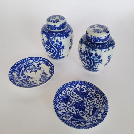 2 small plates, blue and white bowls, ring trays,… - image 6