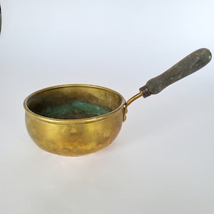 Uralte Messing Kasserole, Vintage Küche, Vintage Stieltopf, Brocante Deko Küche, Übertopf, Deko im Landhausstil, Farmhausküche, Gartendeko