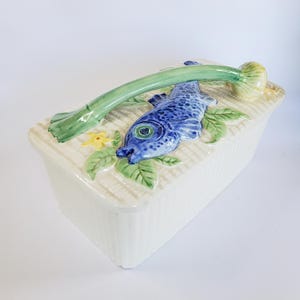 Ancient large ceramic jar 31 cm, fish and leek, storage jar for the country house kitchen, vintage lidded jar, herring jar with lid, shabby chic