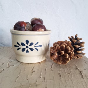 Small ceramic pot with a beige-blue salt glaze. Vintage Westerwald stoneware. Old lard or herring pot, storage pot, Germany.
