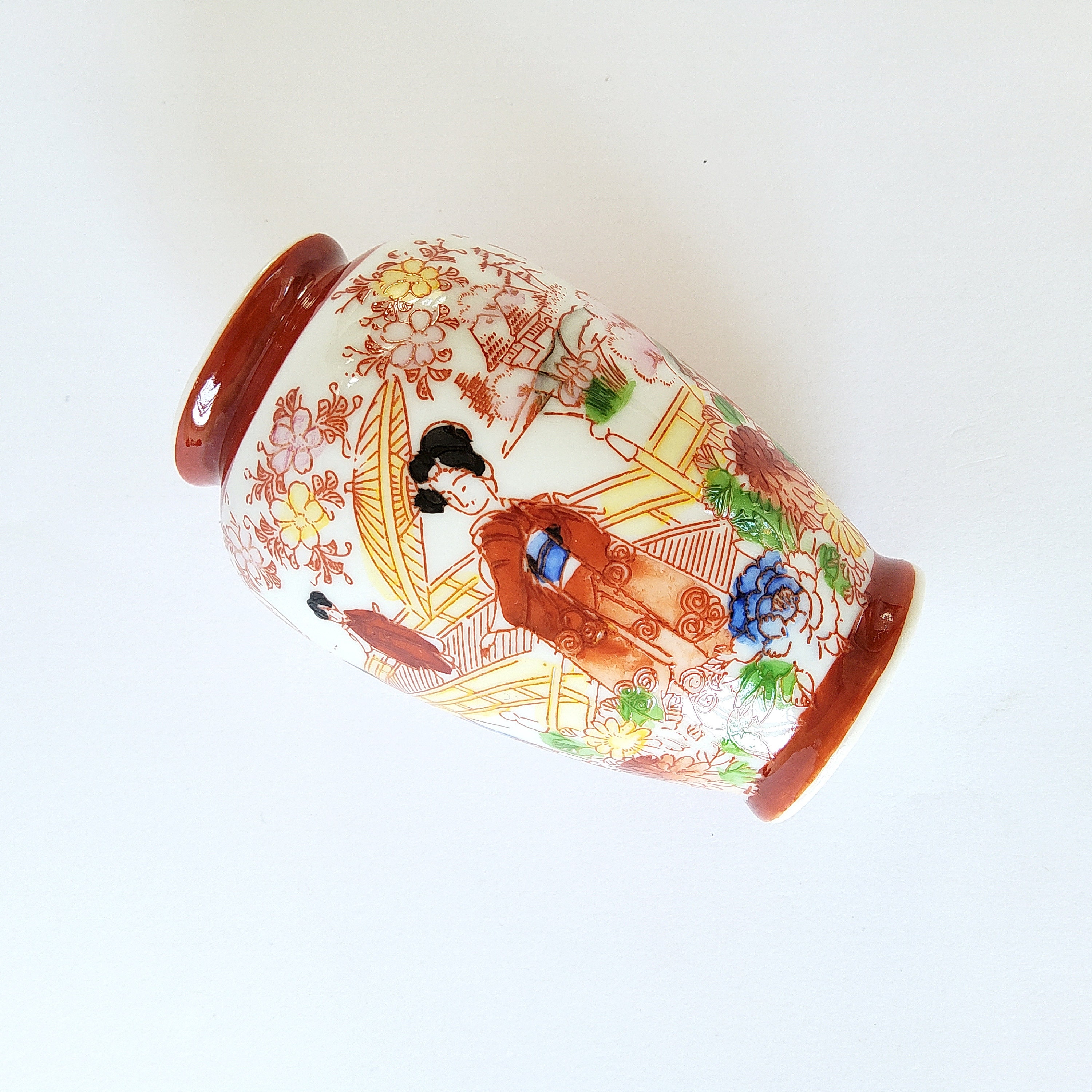 Small Japanese Vase Porcelain, 9.5 Cm, Orchid Vase, 80s, Red Small Japanese Vase Porcelain, 9.5 Cm, Orchid Vase, 80s, Red