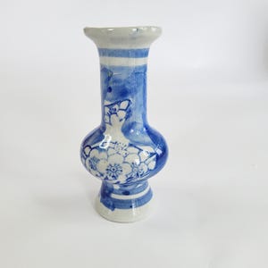 Small vase, light blue and white, 10 cm, mini vase 80s, Chinoiserie, Grand Millennial, retro, vintage, solifleur, bud vase, Hamptons style