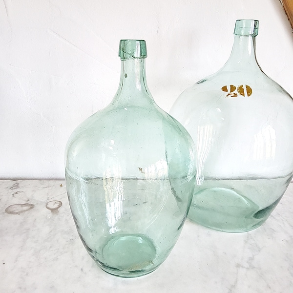 Vintage Glasballon, 43,5 cm, Bodenvase für den Osterstrauch, Gärballon, Weinflasche, hellgrün-türkis, ca. 15 l, riesiges Glasgefäß, Demijohn