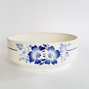 Ancient bowl in white ceramic, 24 cm, French bowl with blue and white spray decoration, St. Amand, fruit bowl, shabby chic, vintage