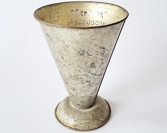 Taza medidora antigua, taza medidora de metal, taza medidora de cocina, utensilio de cocina, taza medidora para cebada perlada, lentejas, azúcar, sal, decoración brocante, cocina de casa de campo