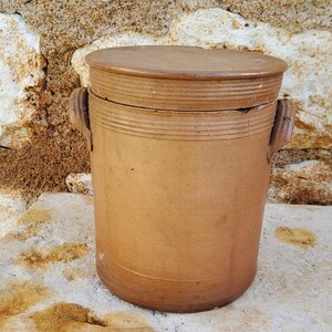 Confit pot, clay pot with lid, 18 cm, rustic brown vintage stoneware from France for the country kitchen