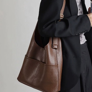 Vegan Flat Grain Leather Hobo Shoulder Bag Large Capacity Hobo Work Bag Leather Tote Bag with Pockets image 9