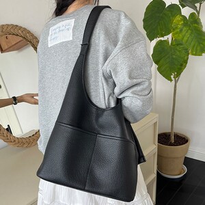 Vegan Flat Grain Leather Hobo Shoulder Bag Large Capacity Hobo Work Bag Leather Tote Bag with Pockets image 5