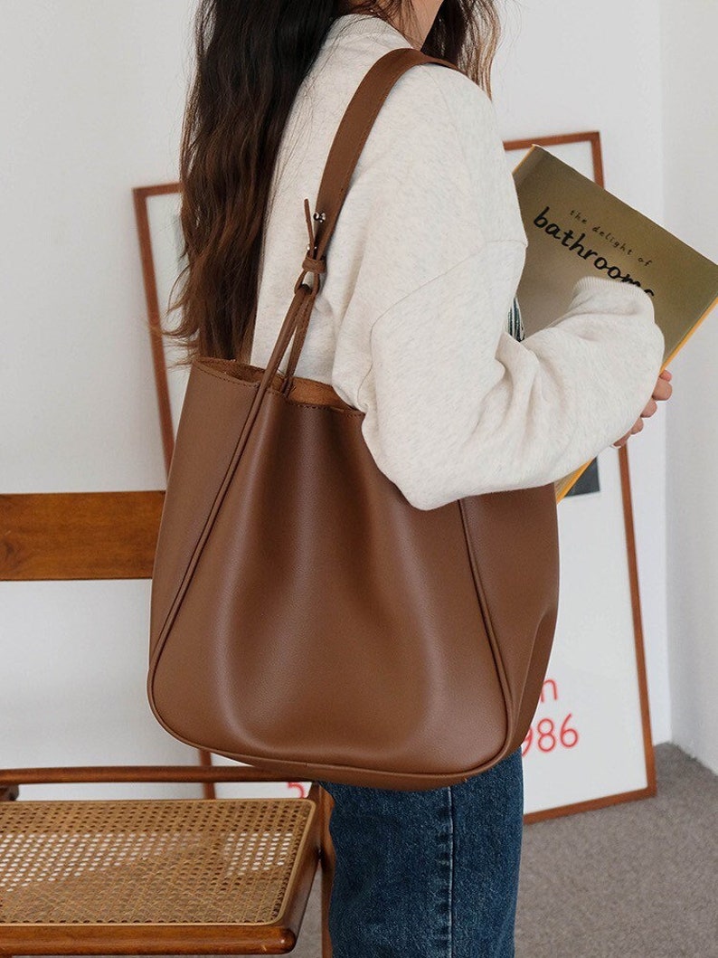 Brown leather shoulder tote bag