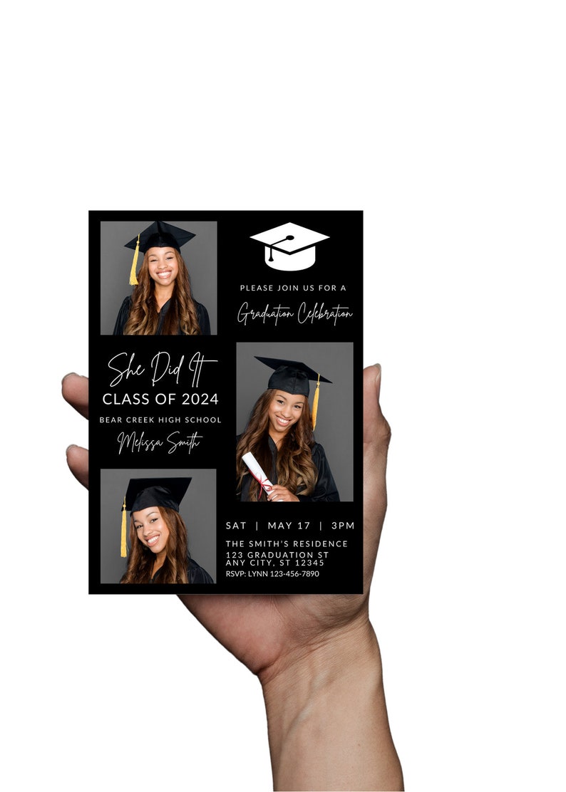 Puede incluir: Invitaci&oacute;n de graduaci&oacute;n en blanco y negro con una foto de una mujer con toga y birrete. El texto dice "She Did It Class of 2024 Bear Creek High School Melissa Smith" e incluye detalles para una celebraci&oacute;n de graduaci&oacute;n.