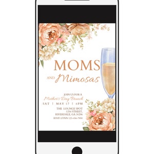 Może przedstawiać: Cyfrowe zaproszenie na brunch z okazji Dnia Matki z kwiatowym wzorem i szklanką mimosa. Tekst brzmi "MOMS AND Mimosas" i zawiera datę, godzinę, miejsce i informacje RSVP.