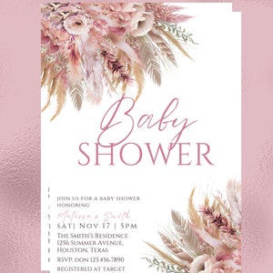 Może przedstawiać: Zaproszenie na baby shower z r&oacute;żowym i białym wzorem kwiatowym. Tekst głosi "Baby Shower" r&oacute;żowym pismem. Zaproszenie zawiera szczeg&oacute;ły wydarzenia, w tym datę, godzinę, miejsce i informacje RSVP.