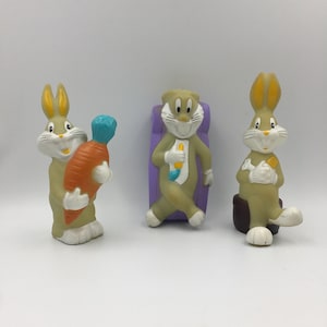 Memories of Childhood: Vintage Rubber Rabbit Whistle Toy from the 1960s - Quirky & Whimsical Collectible