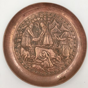 Rustic Charm: Vintage Copper Plate Wall Decor for a Touch of Elegance