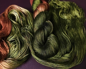 The Shire, hilo teñido a mano, tencel brillante de grosor fingering o DK, bambú súper suave pintado a mano, hilo de algodón mercerizado, agrupación asignada