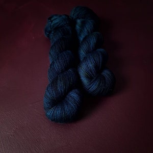 手染め糸 ~ オーシャンディープ***オーダーに応じて染め ~ ソックス、メリノシングル、DK、アラン、モヘアシルク