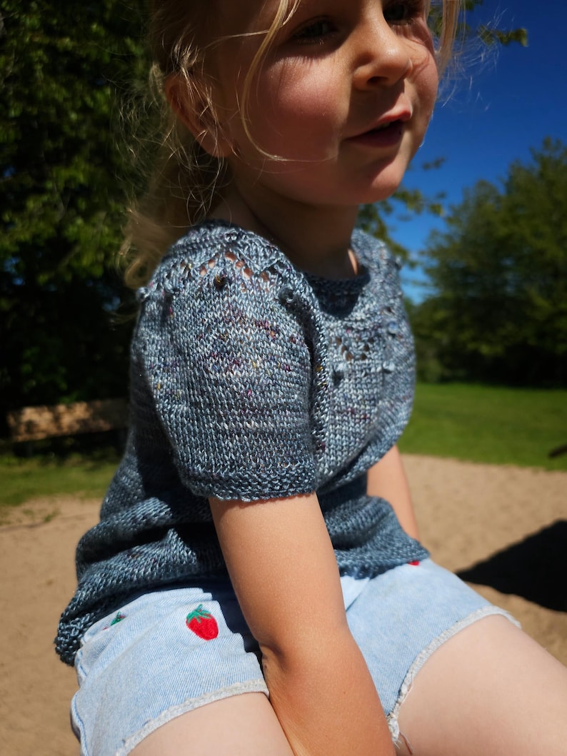 Knitting Pattern, Snowflake Tee, Beginner Friendly Kids Knitwear Tee Pdf Tutorial, Vegan Yarn Summer T-Shirt, Draped Top, Easy Sweater Shirt