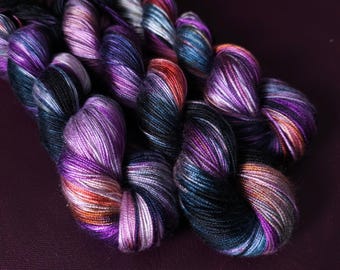 Andromeda, hilo vegano teñido a mano, hilo jaspeado, hilo de tejer de grosor fingering/DK, hilo de crochet de tencel/bambú/algodón