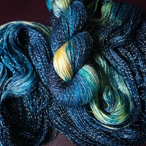 Mermaids Dream, filato sfumato tinto a mano, regali per chi lavora a maglia, filato per calzini blu mare, articoli colorati per lavorare a maglia, filato per uncinetto dorato