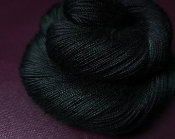 Hilo vegano teñido a mano ~ Salamandra *** Teñido a pedido ~ digitación / tencel de peso DK O hilo de bambú, pintado a mano