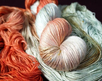 Peach On The Beach, Hilo vegano teñido a mano, Hilo pintado a mano, Hilo de crochet de bambú suave degradado, Hilo jaspeado, Hilo de punto de tencel brillante