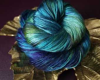 Hilo vegano teñido a mano, hilo de tejer de grosor DK o de dedo, hilo de tencel o bambú, suministros para tejer pintados a mano