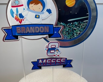 Handgemaakte astronaut-shaker-taarttopper, ruimtethema